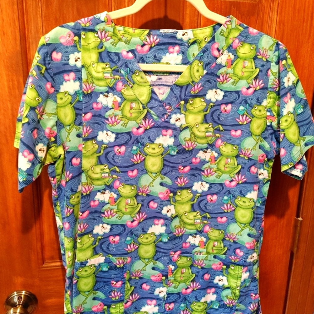 Set of 3 small cotton scrub tops